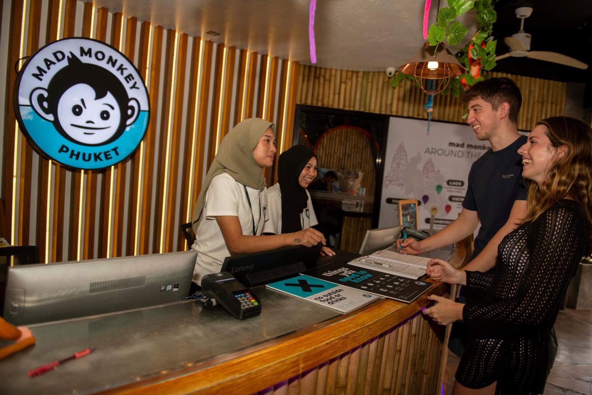 Hostel Mad Monkey Phuket Patong Exteriér fotografie